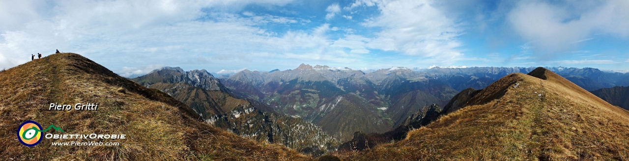 43 Pizzo Baciamorti a dx, Monte Aralalta a sx  .jpg